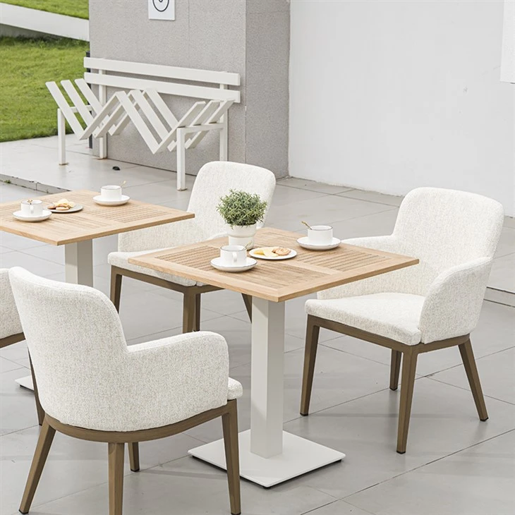 Mobilier extérieur d'hôtel
