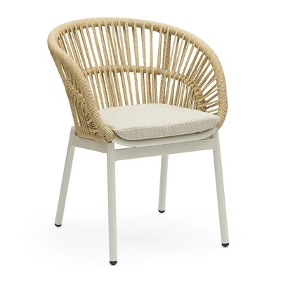 Chaises de café avec coussins
