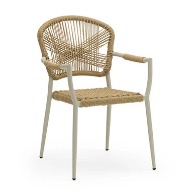 Chaises de café empilables